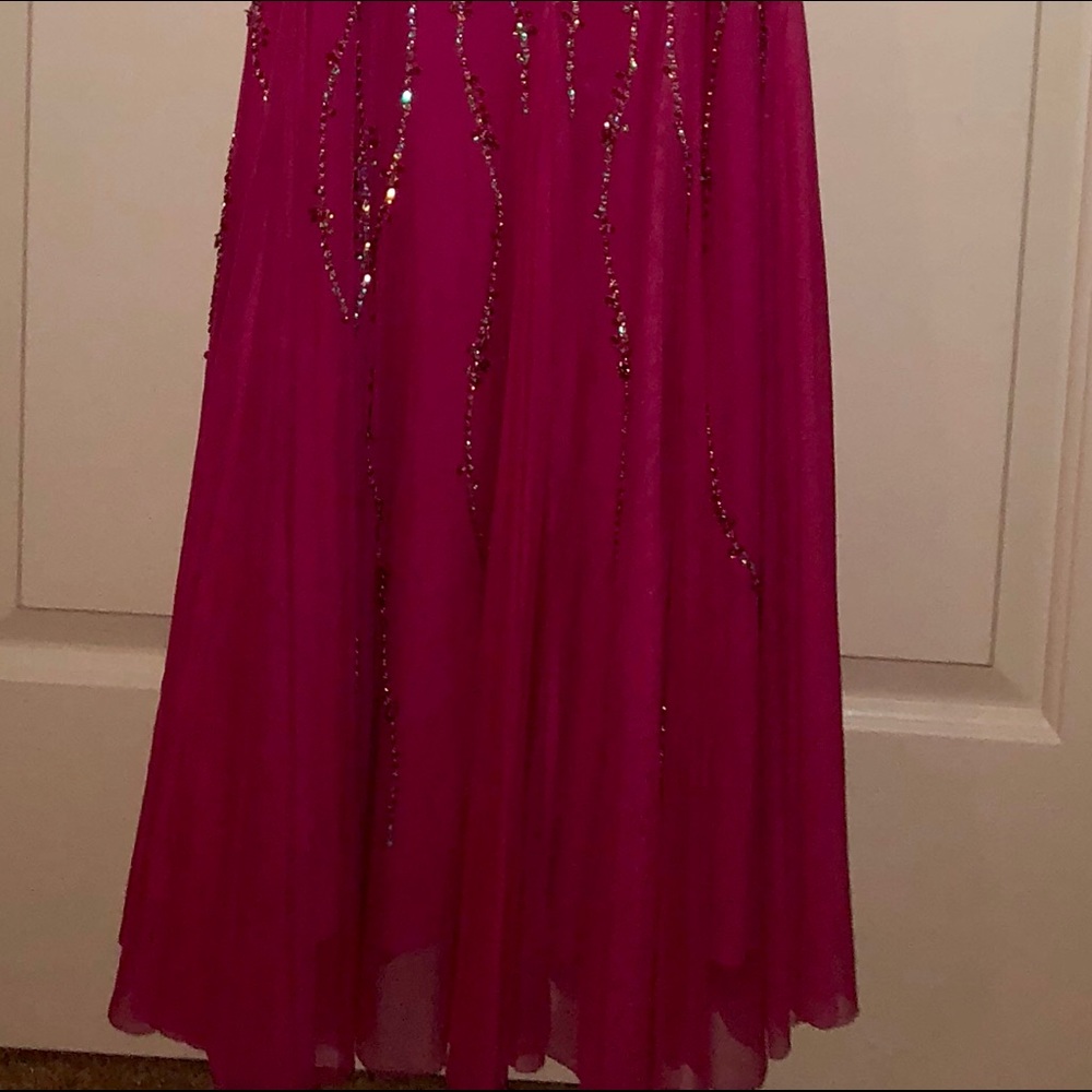 Long formal dress - Picture 3 of 3